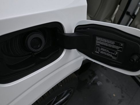 New 2026 Volvo XC60 B5 Ultra w/ Climate Package image 18