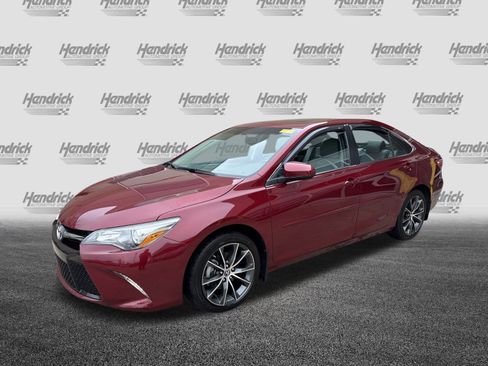Used 2015 Toyota Camry XSE image 5