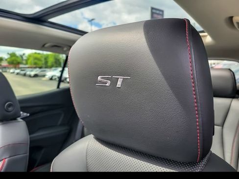 Certified 2023 Buick Envision Essence w/ Sport Touring Package FWD image 16