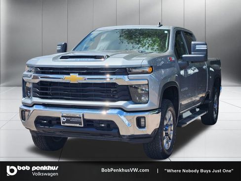 Used 2025 Chevrolet Silverado 2500 LT AWD/4WD image 23
