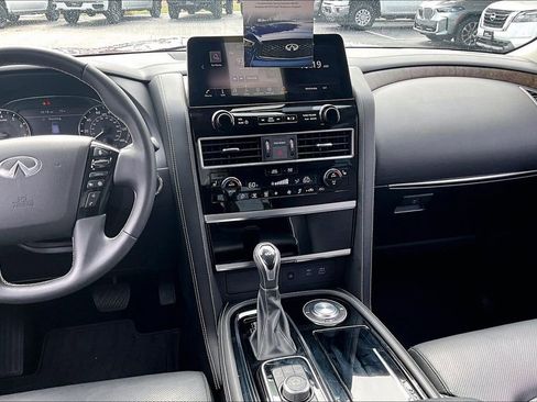 Used 2023 INFINITI QX80 Premium Select w/ All-Season Package RWD image 8
