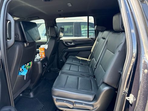 Used 2021 Chevrolet Suburban Z71 w/ Rear Media and Nav Package AWD/4WD image 10