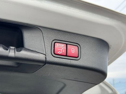 Used 2020 Mercedes-Benz GLB 250 4MATIC image 31