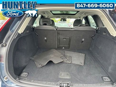 Used 2025 Volvo XC60 B5 Core AWD/4WD image 9