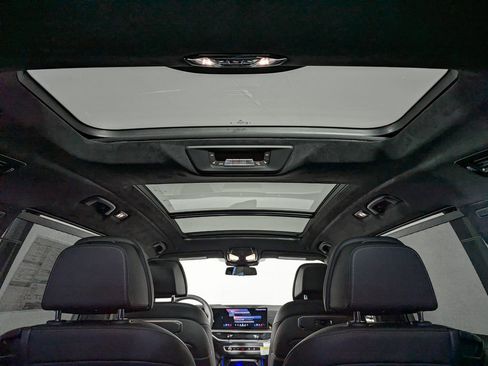 New 2026 BMW X7 xDrive40i w/ M Sport Package AWD/4WD image 8
