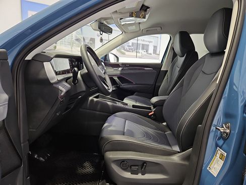 New 2026 Volkswagen Tiguan SE image 13