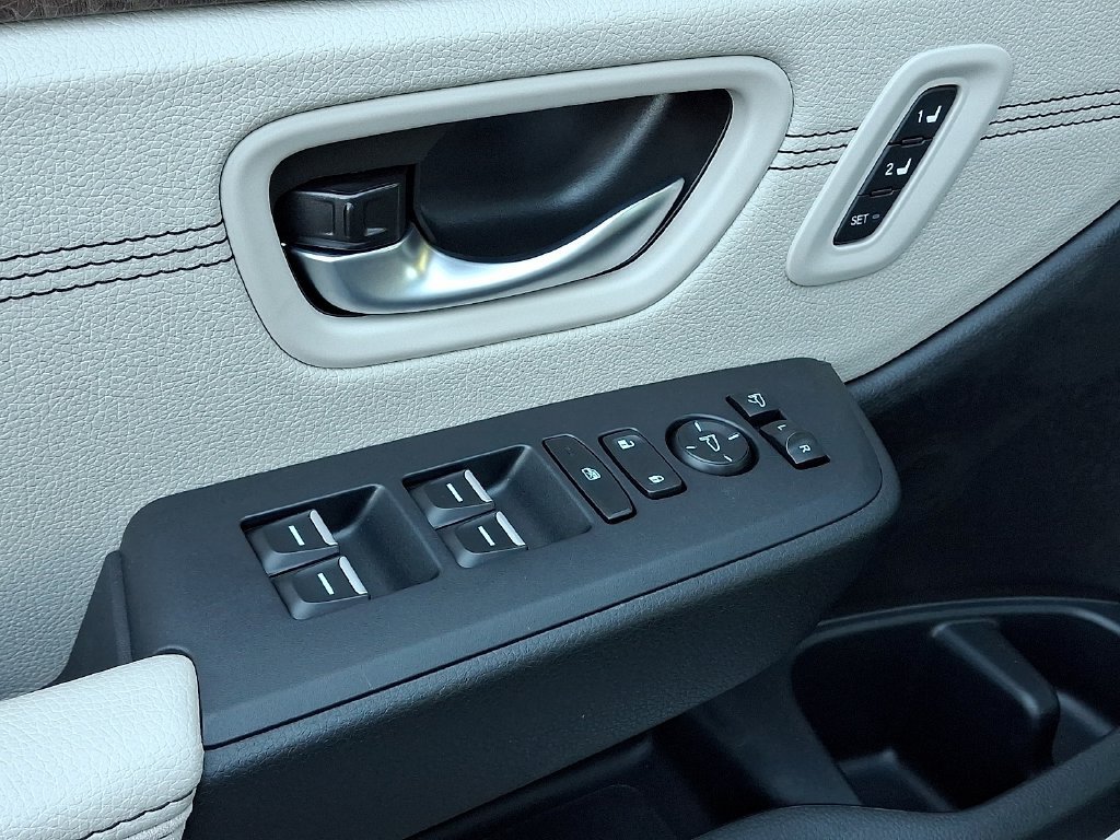 Used 2026 Honda Pilot Elite image 14