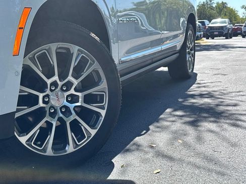 New 2026 GMC Yukon XL Denali w/ Denali Reserve Package AWD/4WD image 2