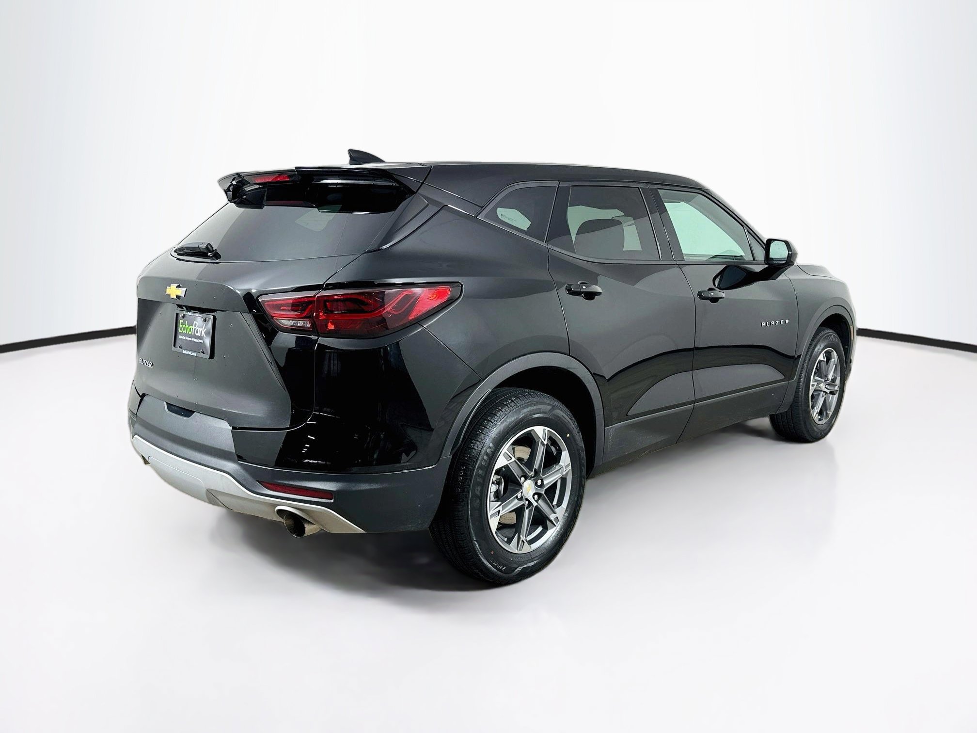 Used 2025 Chevrolet Blazer LT FWD image 9