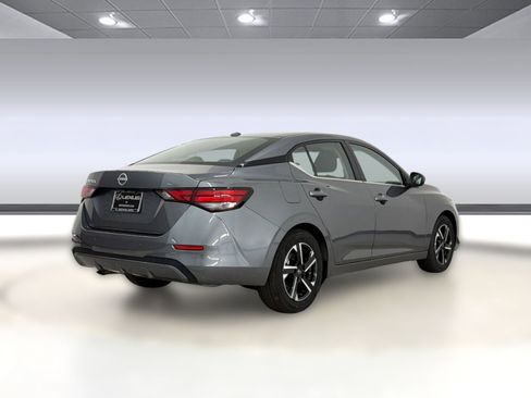 Used 2025 Nissan Sentra SV FWD image 9