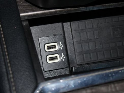 Used 2019 Ford Expedition Limited w/ Equipment Group 301A RWD image 46