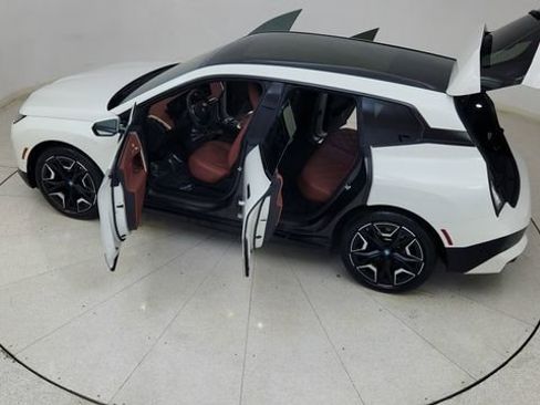 Used 2024 BMW iX xDrive50 w/ Premium Package AWD/4WD image 78