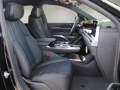 New 2025 Cadillac Escalade IQ Sport 1 w/ Smart Trailering package image 20