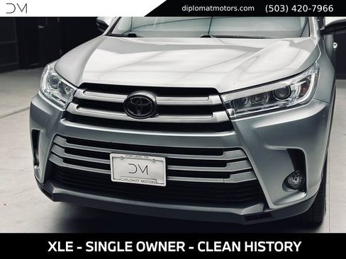 Used 2018 Toyota Highlander XLE AWD/4WD image 13