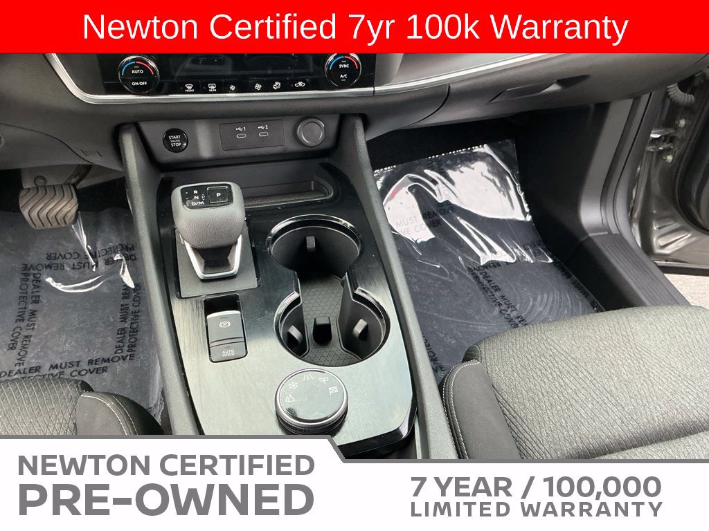 Used 2025 Nissan Rogue SV AWD/4WD image 13