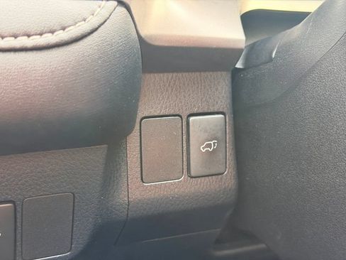Used 2017 Toyota RAV4 XLE w/ All Weather Liner Package AWD/4WD image 20