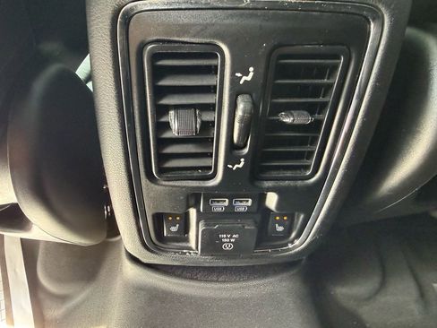 Used 2016 Jeep Grand Cherokee Limited image 13