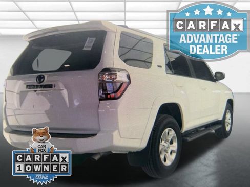 Used 2024 Toyota 4Runner SR5 Premium RWD image 2