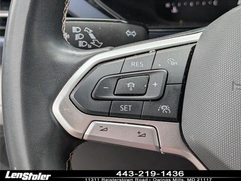 Used 2024 Volkswagen Taos SE FWD image 21