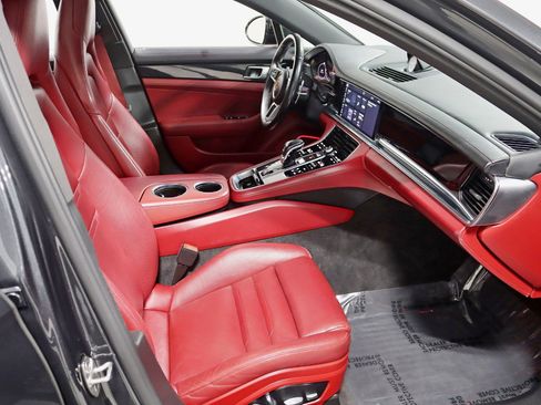 Used 2018 Porsche Panamera 4S w/ Premium Package Plus image 31