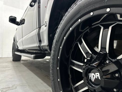 Used 2019 Ford F150 Lariat RWD image 18