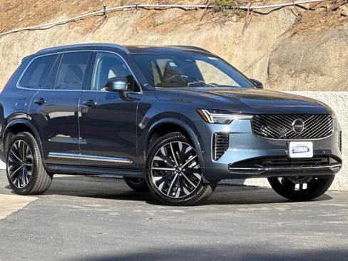 New 2026 Volvo XC90 B6 Plus image 2