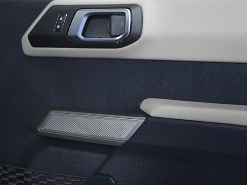 Used 2023 Ford Bronco Wildtrak image 28