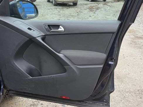 Used 2013 Volkswagen Tiguan S image 16