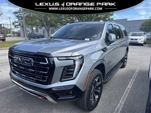 Used 2025 GMC Yukon XL AT4 image 1