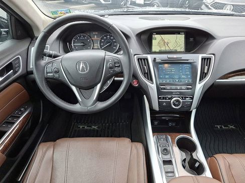 Certified 2018 Acura TLX V6 w/ Technology Package FWD image 12