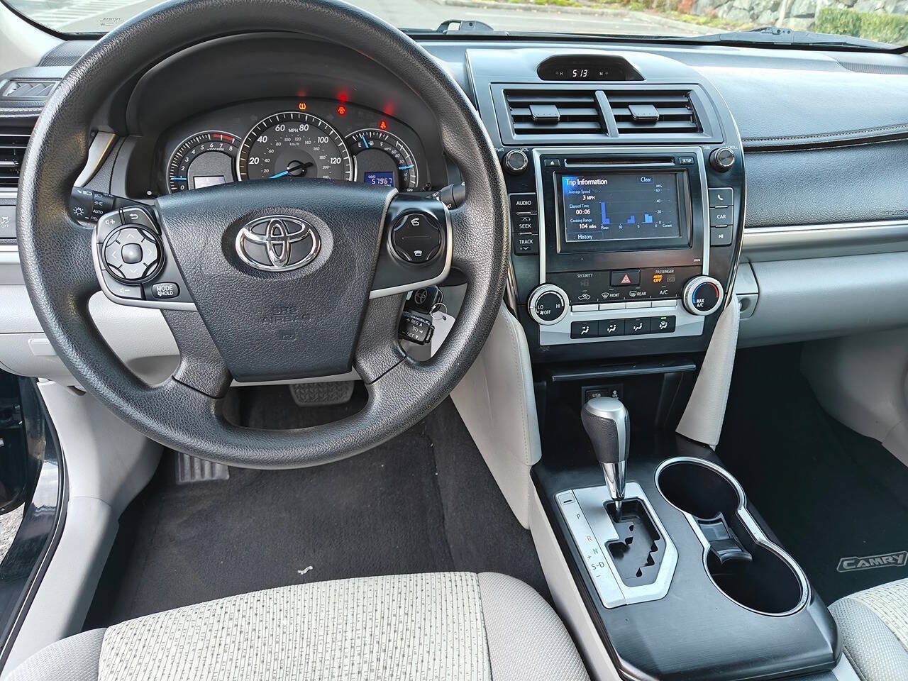 Used 2014 Toyota Camry LE FWD image 14