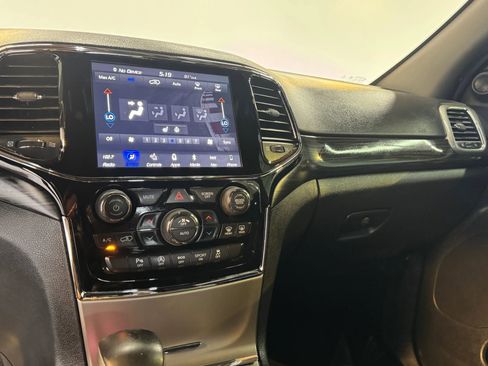 Used 2019 Jeep Grand Cherokee Altitude AWD/4WD image 20