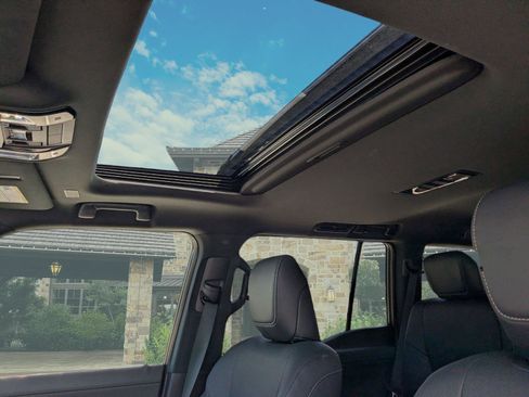Certified 2025 Lexus GX 550 w/ Accessory Package (2T) AWD/4WD image 25