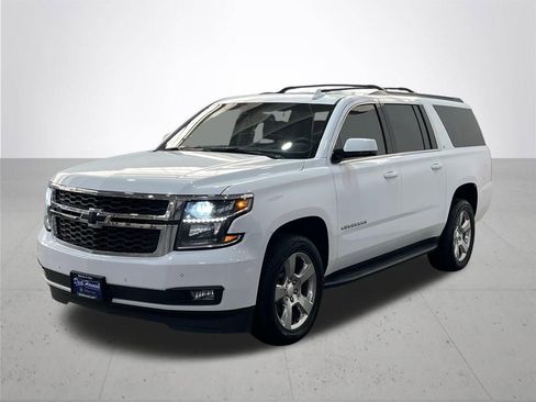 Used 2020 Chevrolet Suburban LT w/ Luxury Package image 2