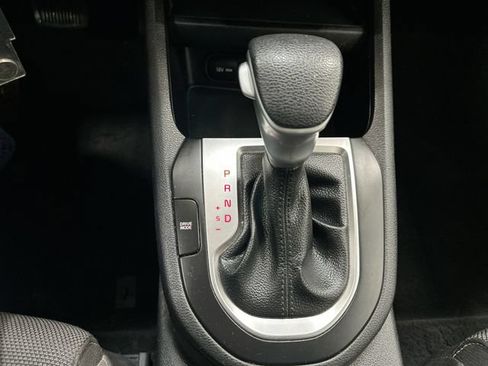 Used 2022 Kia Forte LXS FWD image 21