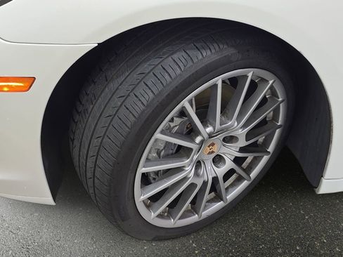 Used 2013 Porsche Panamera 4 image 35
