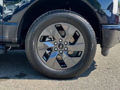 Used 2022 Ford F150 Lightning Lariat AWD/4WD image 9