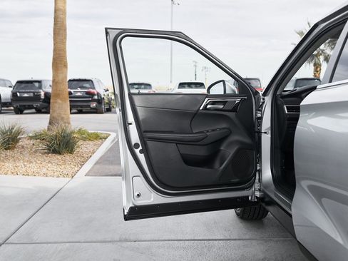 Used 2024 Mitsubishi Outlander SE image 17