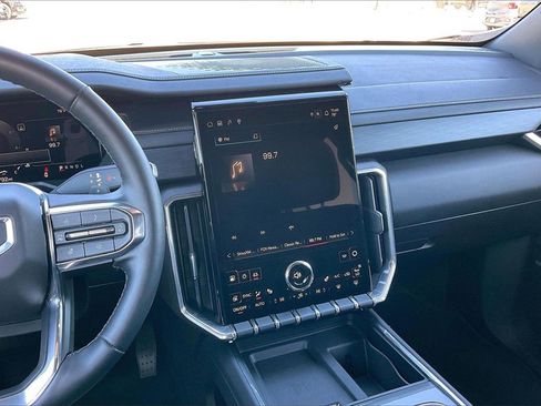 Certified 2025 GMC Acadia Elevation image 9