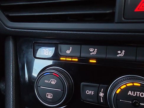 Used 2024 Volkswagen Jetta SE image 28