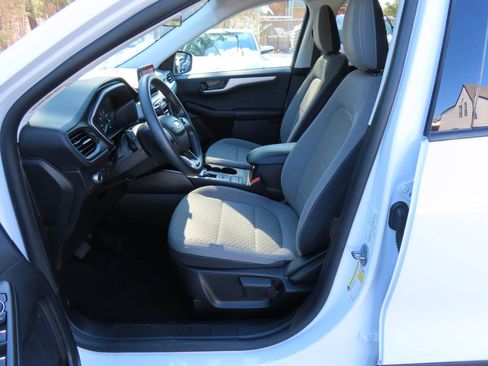 Used 2022 Ford Escape SE image 15