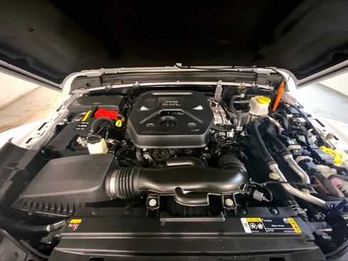 Used 2021 Jeep Wrangler Unlimited Rubicon 4xe w/ Safety Group image 30