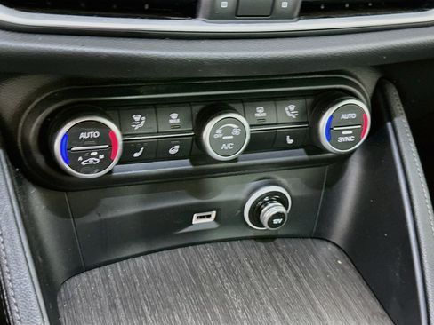 Used 2023 Alfa Romeo Stelvio Ti AWD/4WD image 24