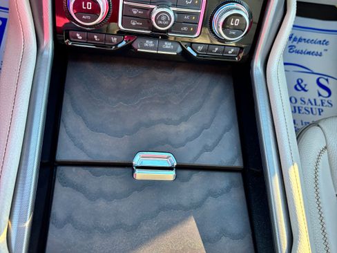 Used 2021 GMC Yukon XL Denali w/ Denali Premium Package image 21