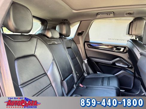 Used 2023 Porsche Cayenne w/ Premium Package AWD/4WD image 37