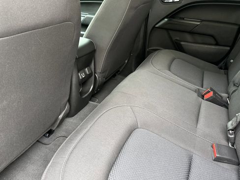 Used 2022 Chevrolet Colorado LT w/ Safety Package image 15