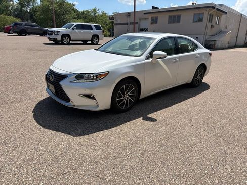 Used 2017 Lexus ES 350 w/ Premium Package FWD image 4