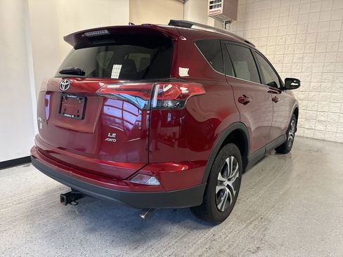 Used 2018 Toyota RAV4 LE image 39