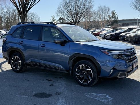 Used 2025 Subaru Forester Limited image 4