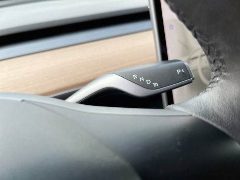 Used 2022 Tesla Model Y Long Range AWD/4WD image 24